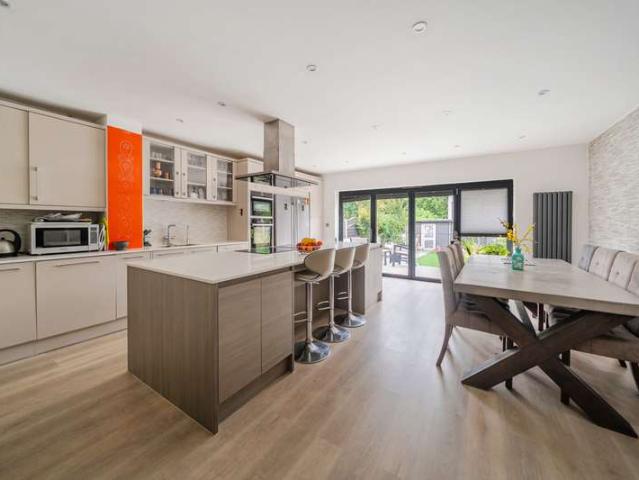 5 Bedroom House