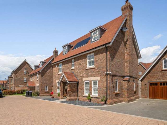 5 Bedroom House
