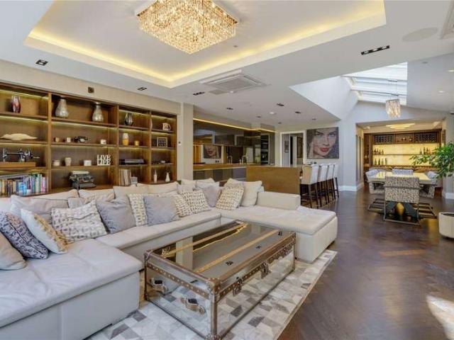 5 Bedroom House