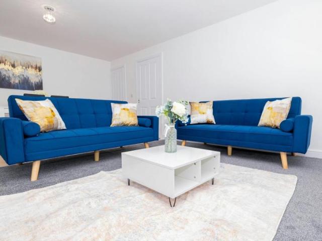 5 Bedroom House Corby Corby 89476086