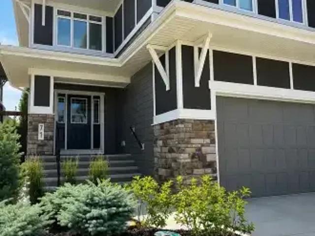 5 Bedroom House Calgary AB 104434237