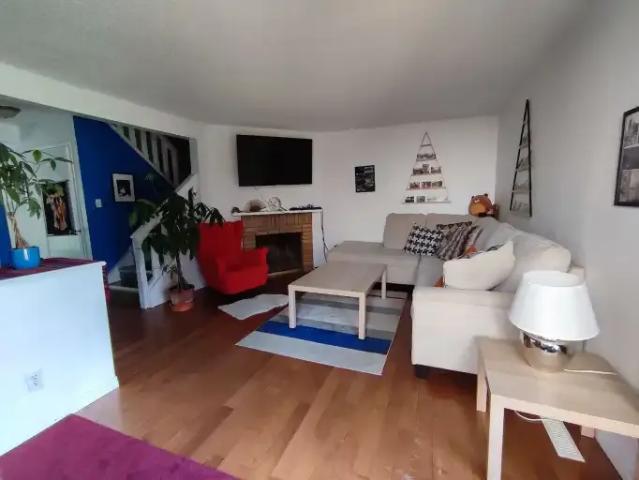5 Bedroom House Calgary AB 104535366
