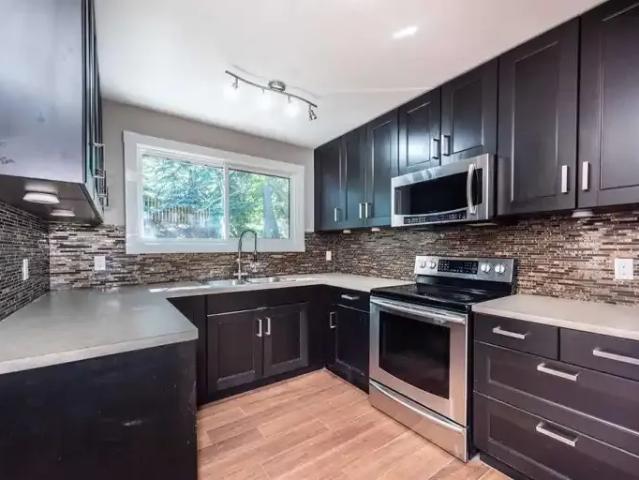 5 Bedroom House Calgary AB 104638388