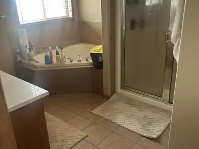 5 Bedroom House Calgary AB 104957425
