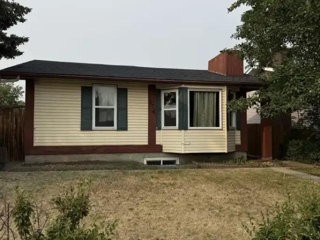 5 Bedroom House Calgary AB 104957590