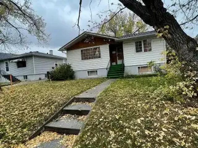 5 Bedroom House Calgary AB 104972075