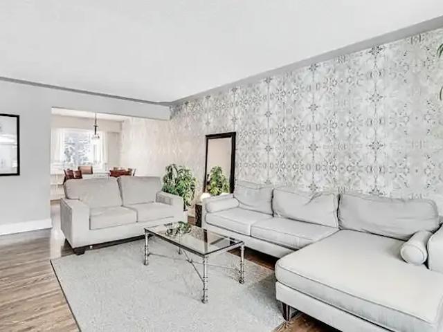 5 Bedroom House Calgary AB 104178648