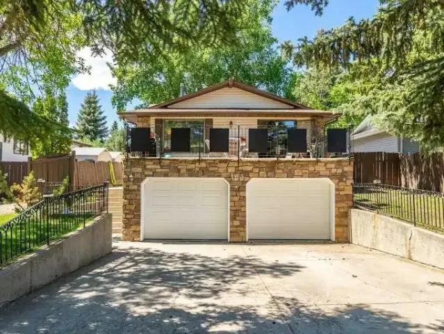 5 Bedroom House Calgary AB 105420741