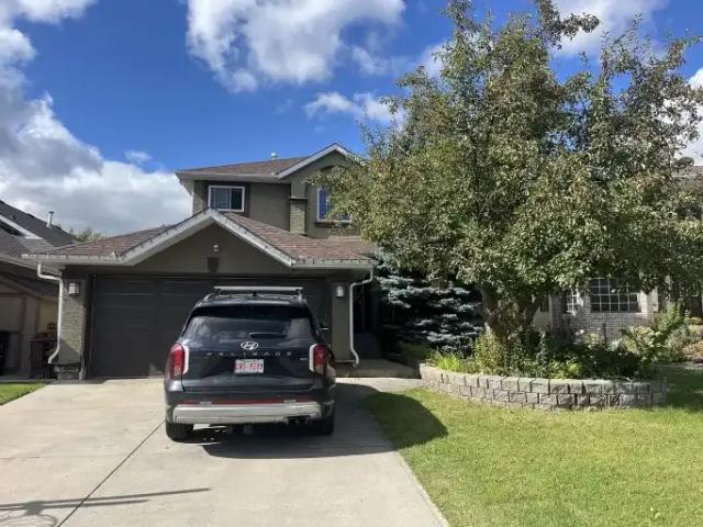 5 Bedroom House Calgary AB 105486714