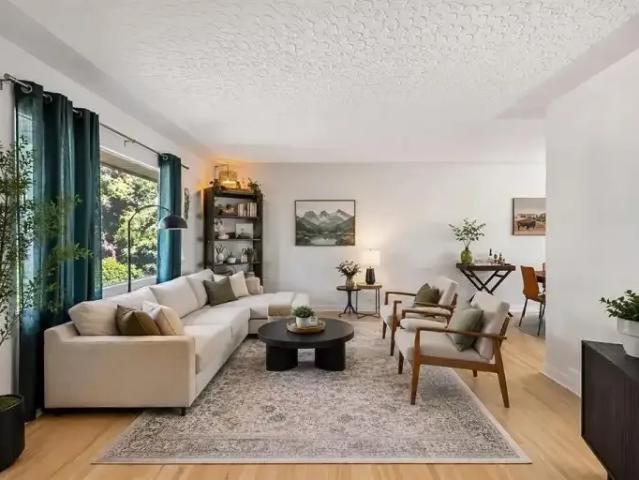 5 Bedroom House Calgary AB 105506077
