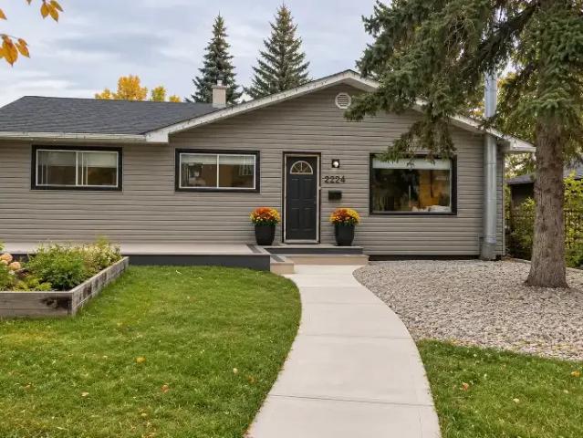 5 Bedroom House Calgary AB 105654082