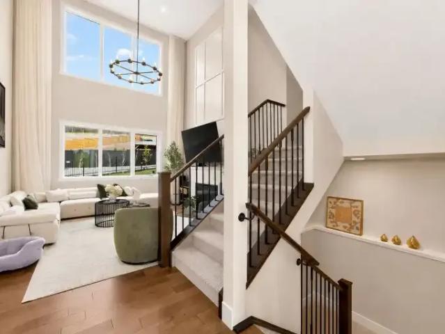 5 Bedroom House Calgary AB 105022979