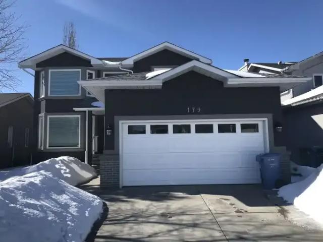 5 Bedroom House Calgary AB 105100816