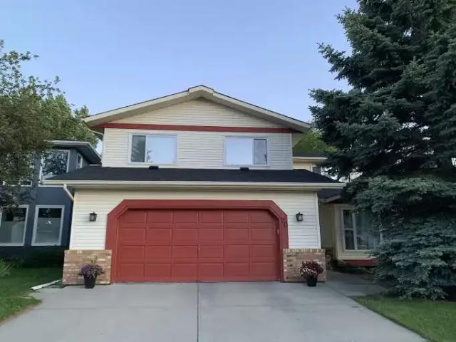 5 Bedroom House Calgary AB 105185827