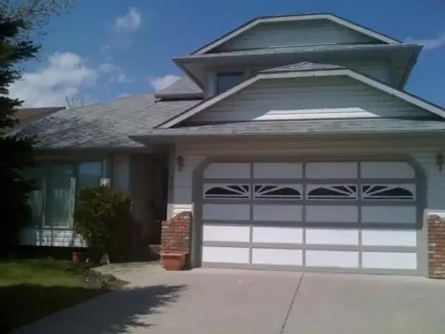 5 Bedroom House Calgary AB 105377678