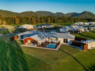 5 Bedroom House Cannon Valley QLD LS102472541