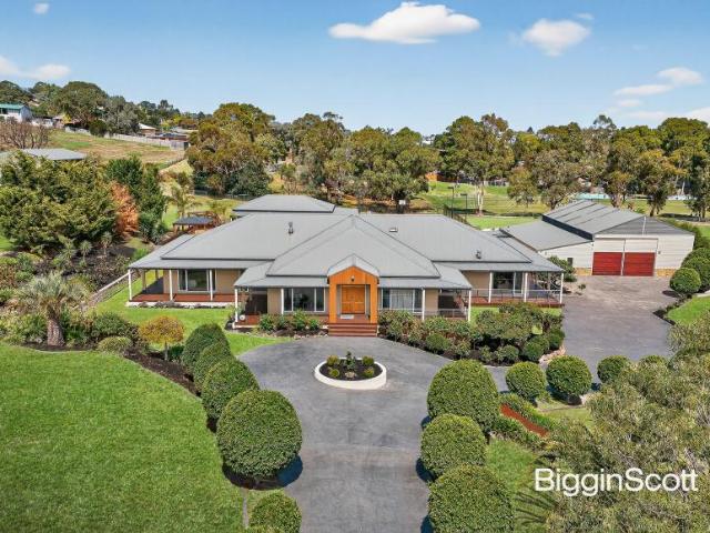 5 Bedroom House Chirnside Park VIC 101611982