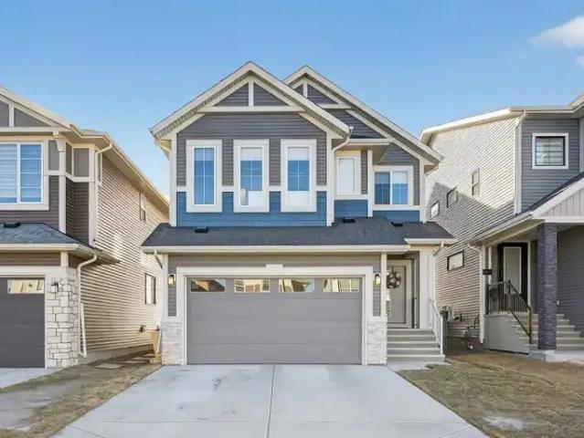 5 Bedroom House Airdrie AB 105110856