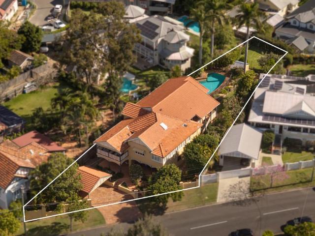 5 Bedroom House Ashgrove QLD 105272405