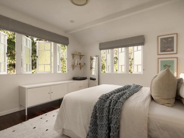 5 Bedroom House Ashgrove QLD 105238037