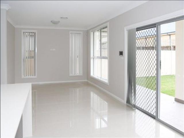 5 Bedroom House at the Heart of Kellyville Ridge For Lease