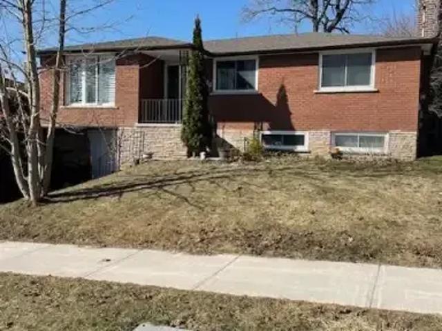 5 Bedroom House Bradford West Gwillimbury ON 104106750