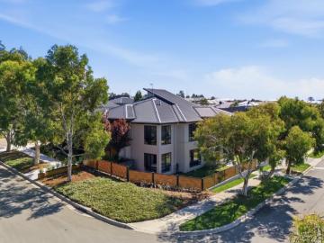 5 Bedroom House Googong NSW 102277446