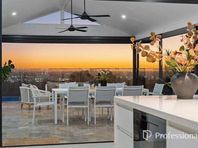 5 Bedroom House Gooseberry Hill WA 105972698