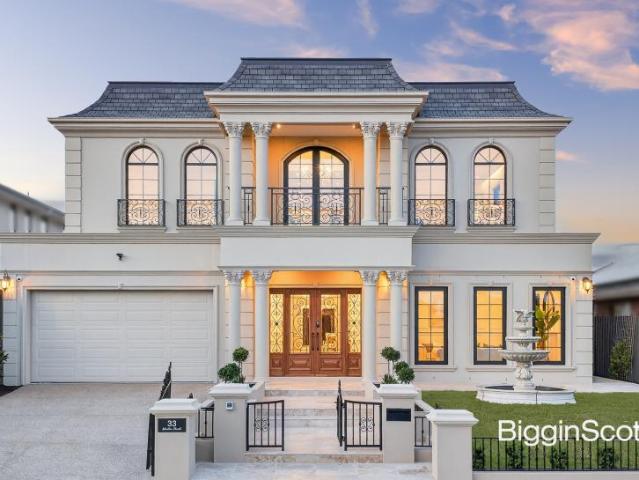 5 Bedroom House Glen Waverley VIC 101612001