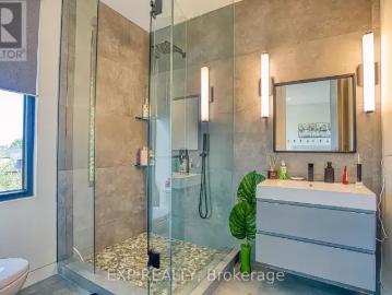 5 Bedroom House Grimsby ON 102847376