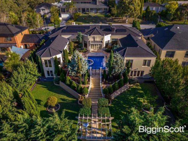 5 Bedroom House Doncaster East VIC 101611999