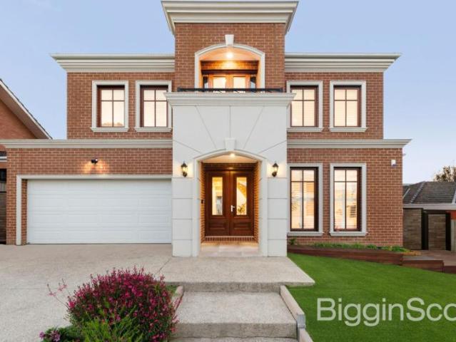 5 Bedroom House Doncaster VIC 101611986