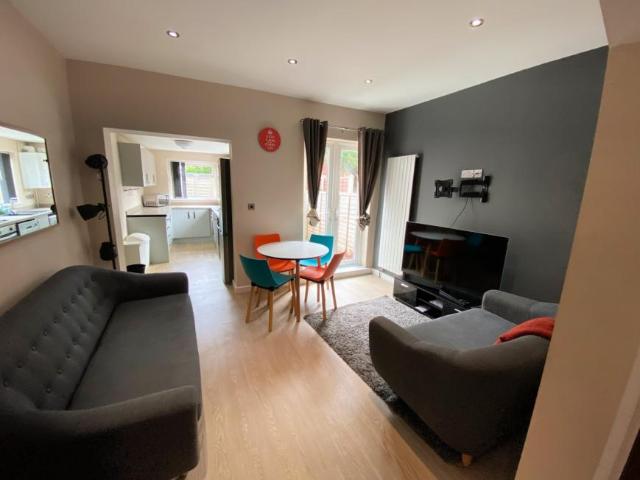 5 Bedroom House Dunkirk East Midlands 98286310