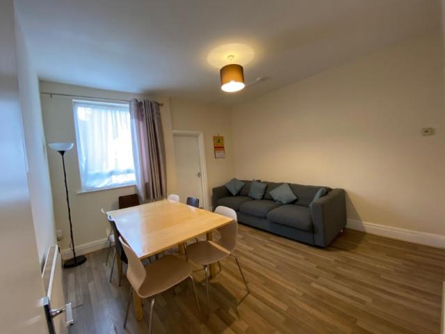5 Bedroom House Dunkirk East Midlands 98286349