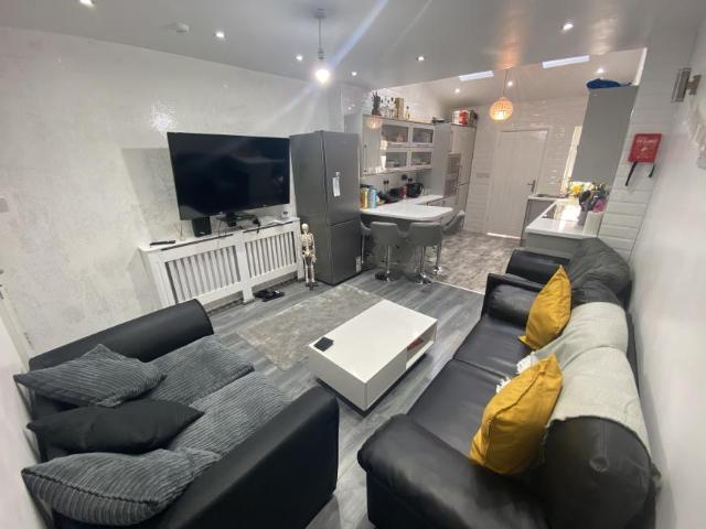 5 Bedroom House Edgbaston West Midlands 98286080