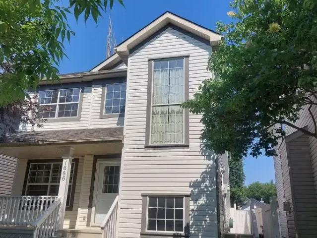 5 Bedroom House Edmonton AB 104434256