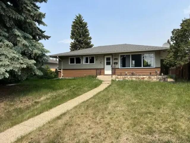 5 Bedroom House Edmonton AB 104940787