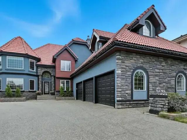 5 Bedroom House Edmonton AB 104986015