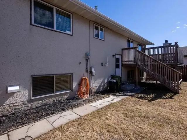 5 Bedroom House Edmonton AB 104986055