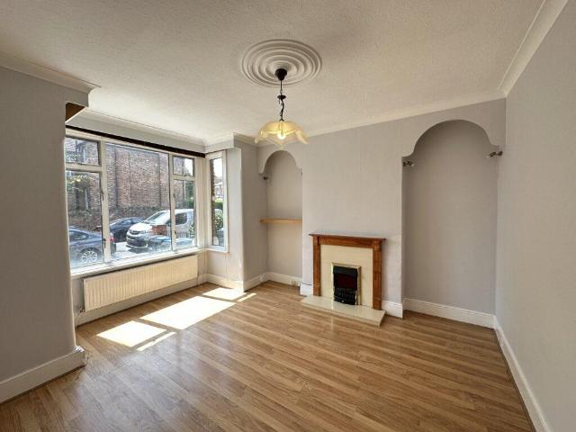 5 Bedroom House, Elvendon Road. 5 bed terraced house to rent £3,500 pcm £808 pw