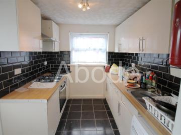 5 Bedroom House for rent at Ashville Road, Hyde Park, Leeds