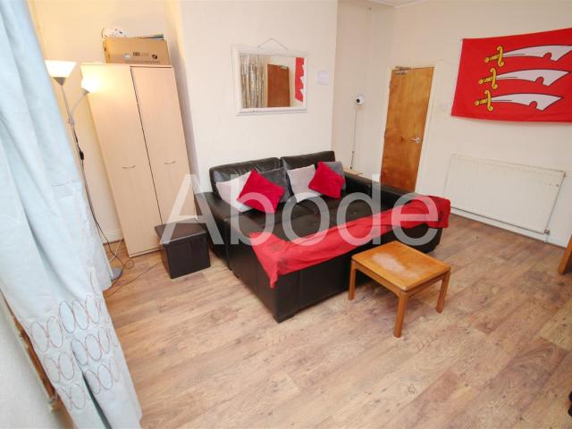 5 Bedroom House for rent at Brudenell View, Hyde Park, Leeds