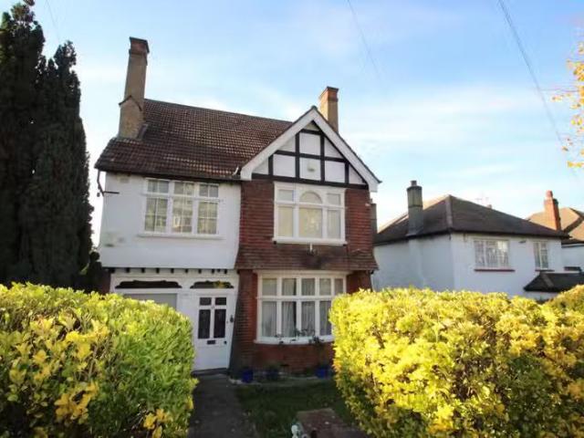 5 bedroom house for rent in Heathhurst Road, Sanderstead, CR2