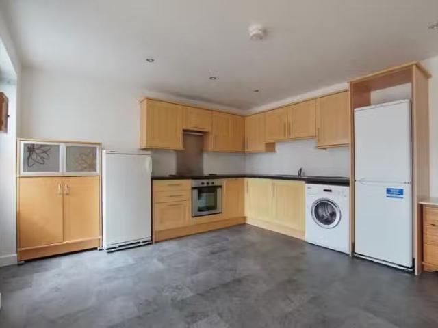 5 bedroom house for rent in Southmead Road, Southmead, BS10