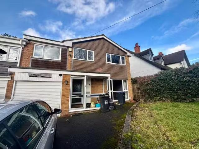 5 bedroom house for rent in Rednal Road, Kings Norton B38