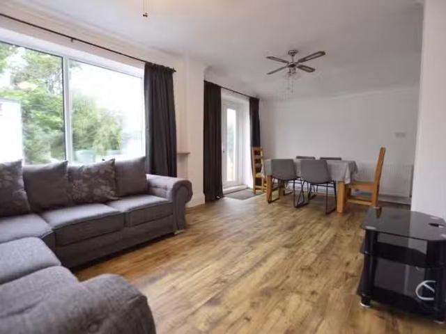 5 bedroom house for rent in Wallis Road, Bournemouth,, BH10