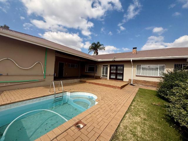 5 bedroom house for rental in vryheid