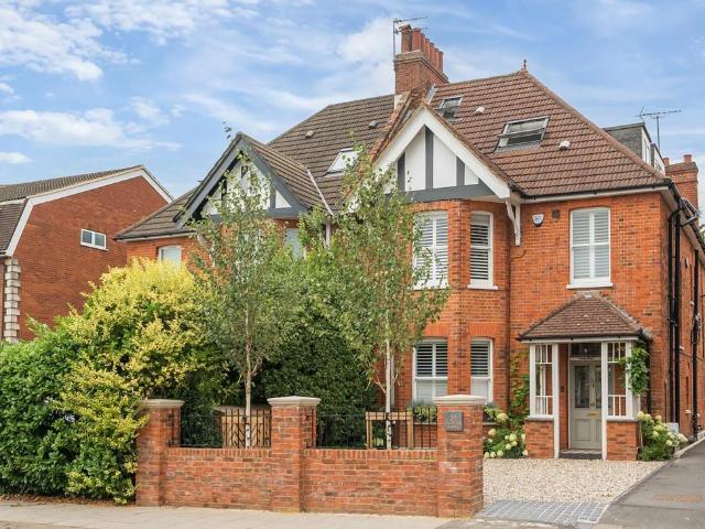 5 bedroom house for sale