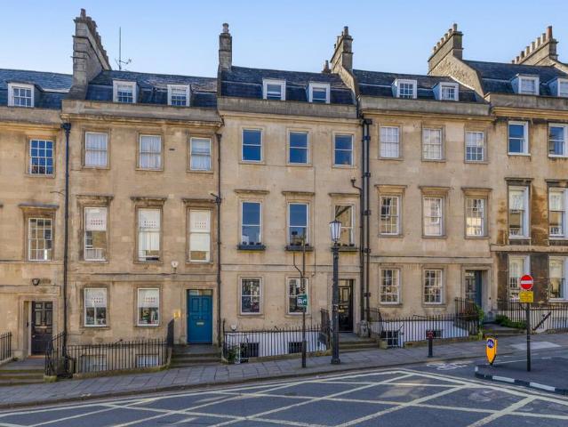 5 bedroom terraced house for sale