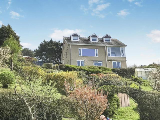 5 bedroom house for sale